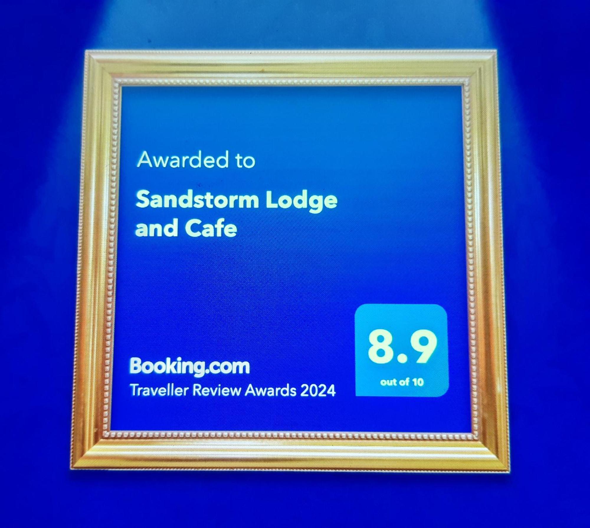 Sandstorm Lodge And Cafe Пуерто-Галера Екстер'єр фото